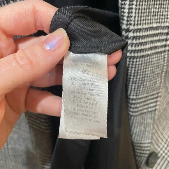 Everlane, Italian Wool, Oversized, Blazer in Glen Plaid! - Picture 12 of 16